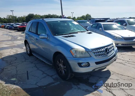 2006 Mercedes-Benz Ml 350 4Matic z USA, uszkodzony, nr VIN 4JGBB86E96A089022